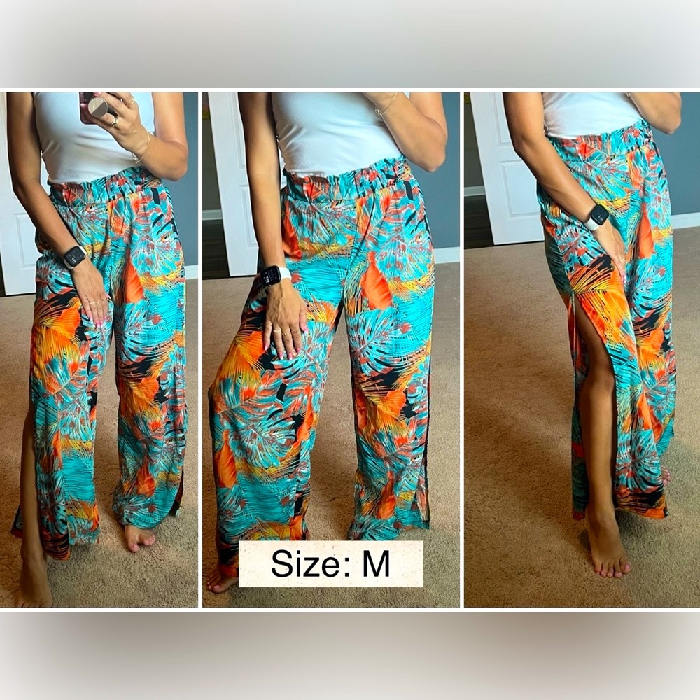 Size M, like new. I wore it no more than couple times.